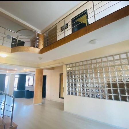 コンスタンツァApartament Centralアパートメント エクステリア 写真